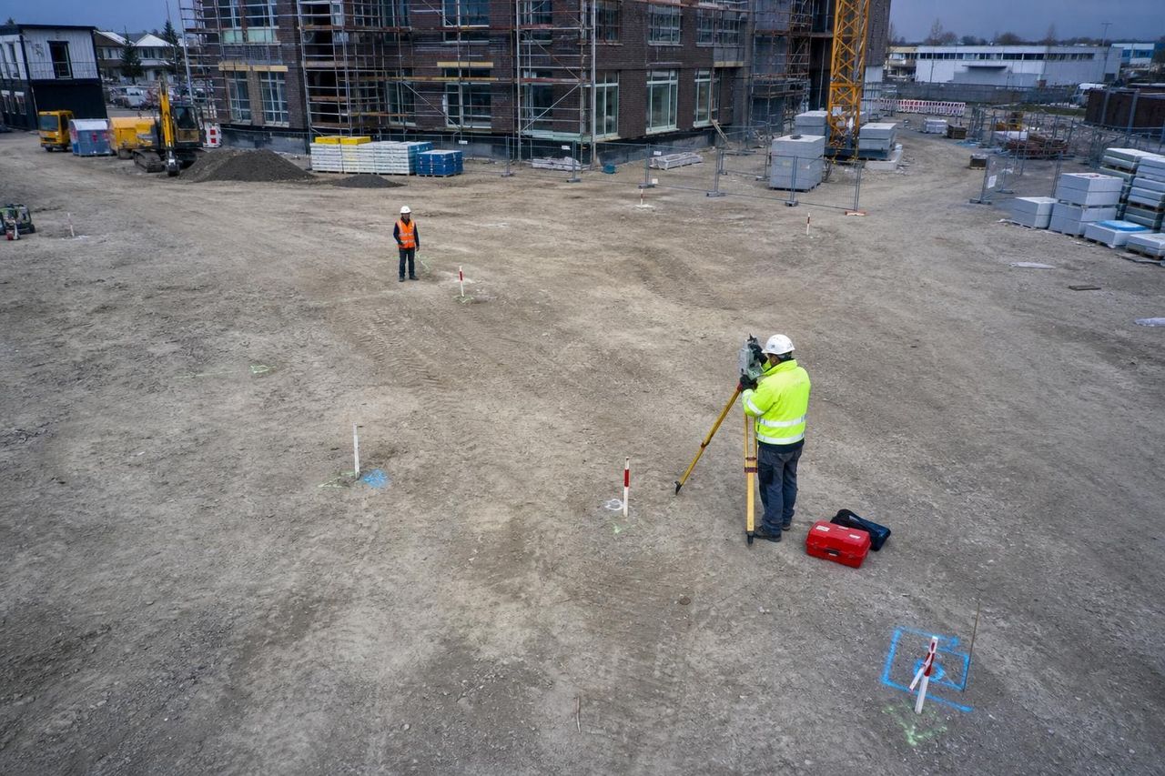 Drohne bei der photogrammetrischen Erfassung einer Fläche — Marktüberblick zur Drohnenvermessung 2026