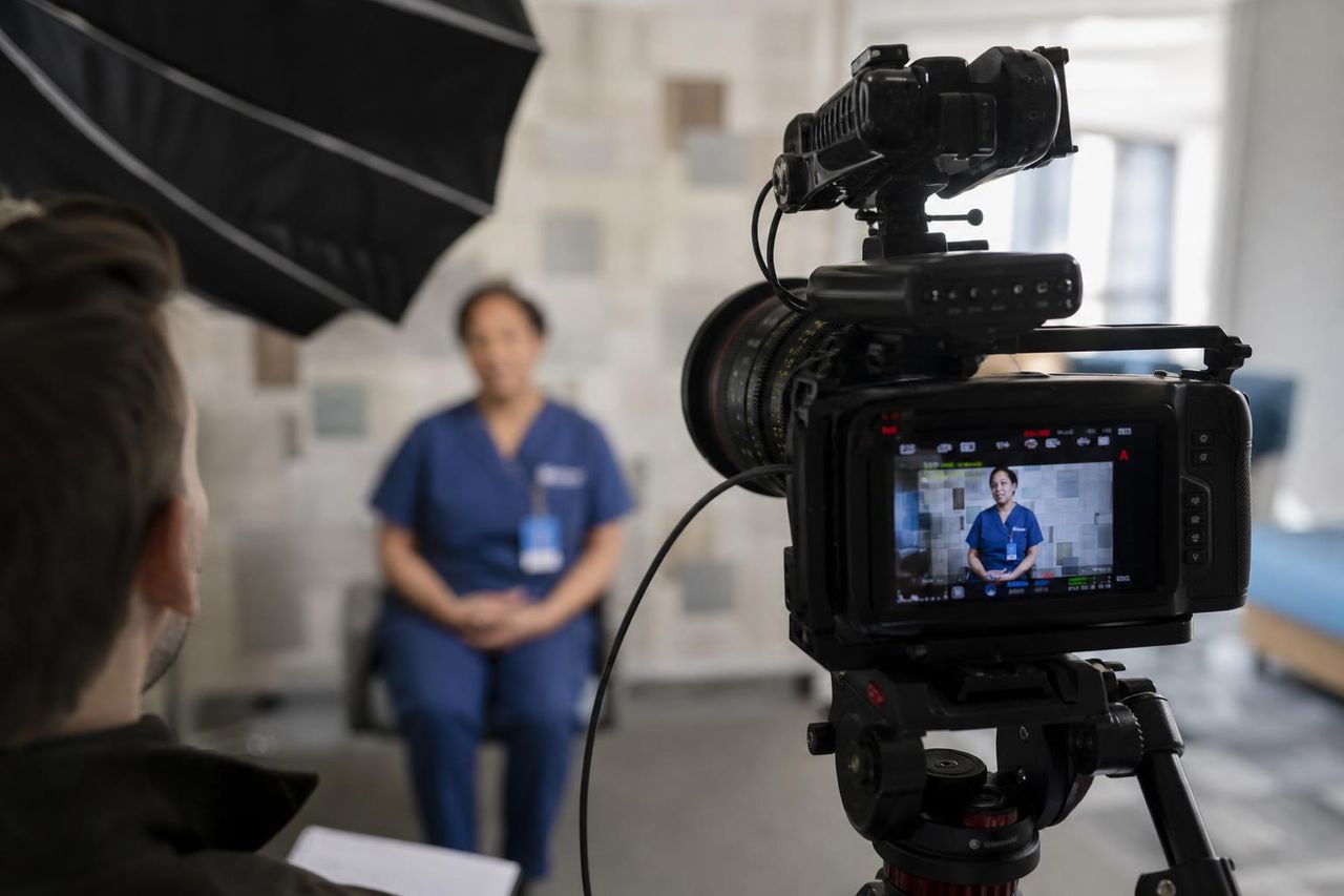 Videodreh für Recruitingvideo — Kamera, Licht, Mitarbeiter-Interview